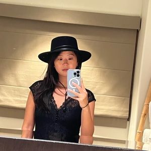 Meet your Posher, Liz